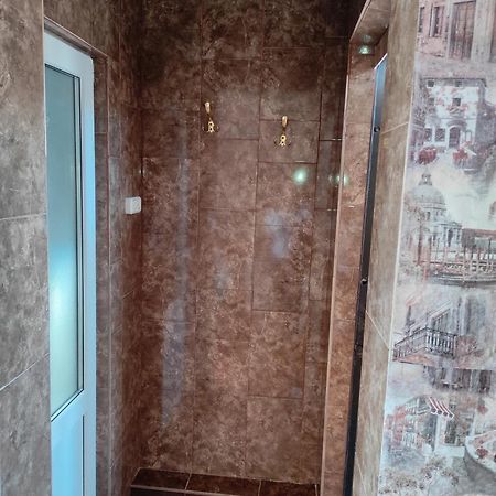 Гостевой Дом Ирина Hotel Sukhumi Exterior photo