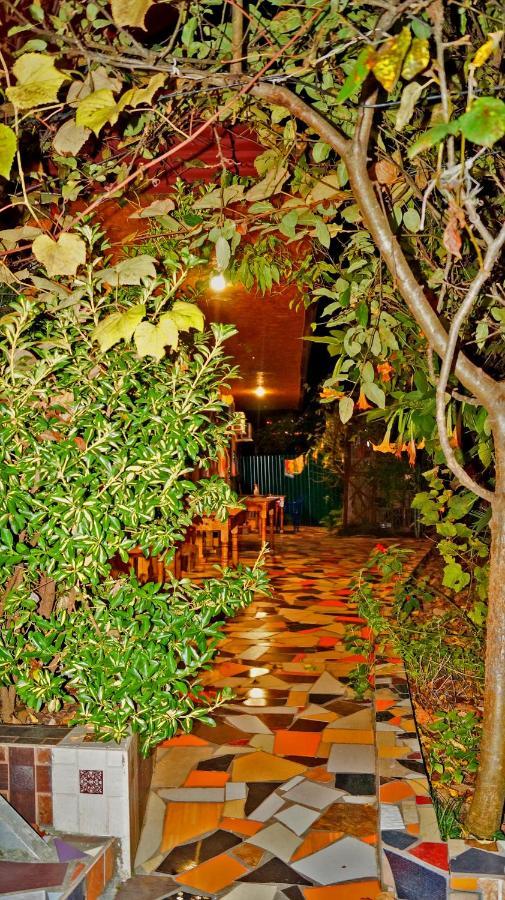 Гостевой Дом Ирина Hotel Sukhumi Exterior photo