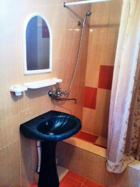 Гостевой Дом Ирина Hotel Sukhumi Exterior photo